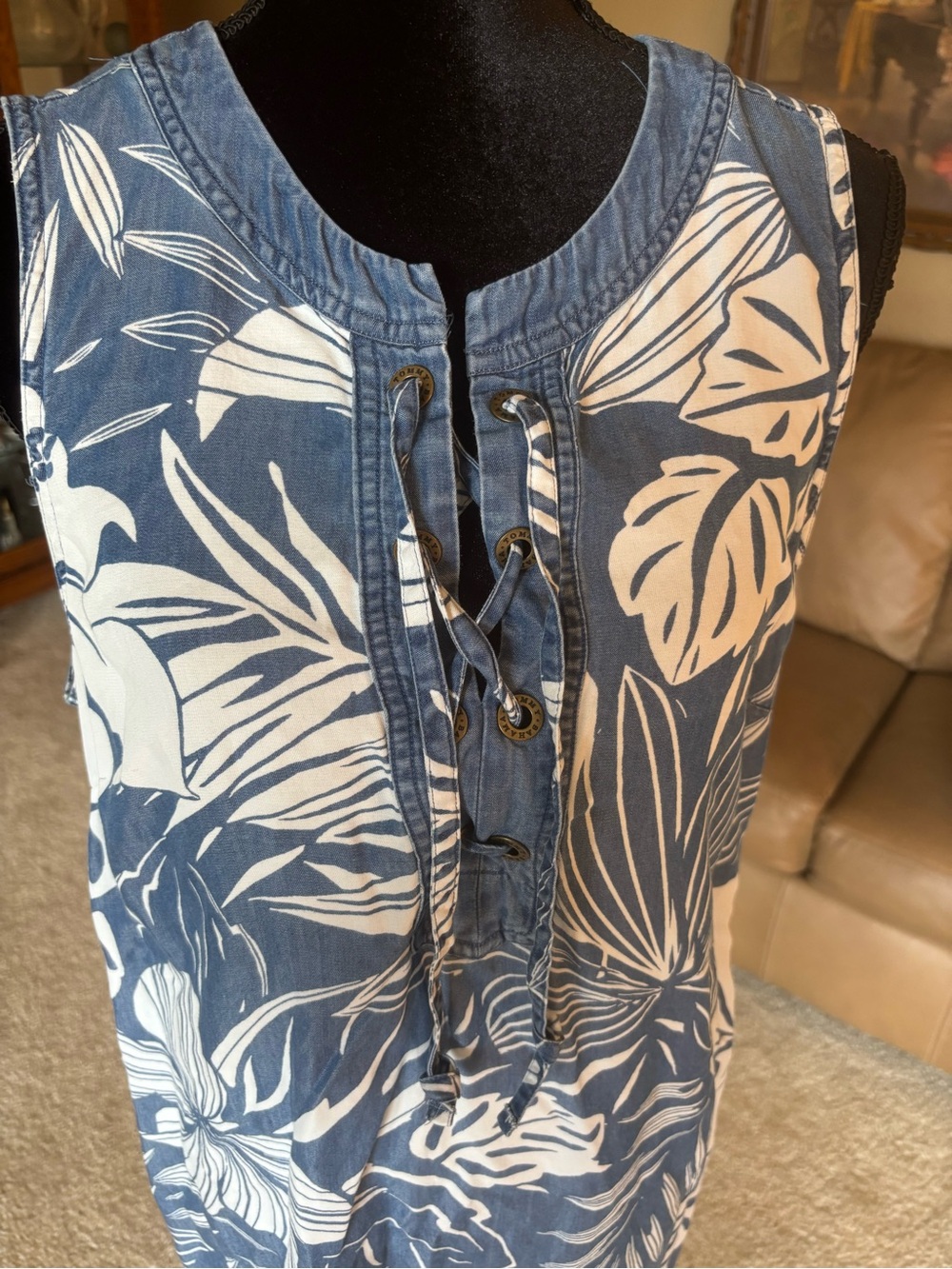 Tommy Bahama Blue & White Floral Midi Dress Large - Picture 2 of 7